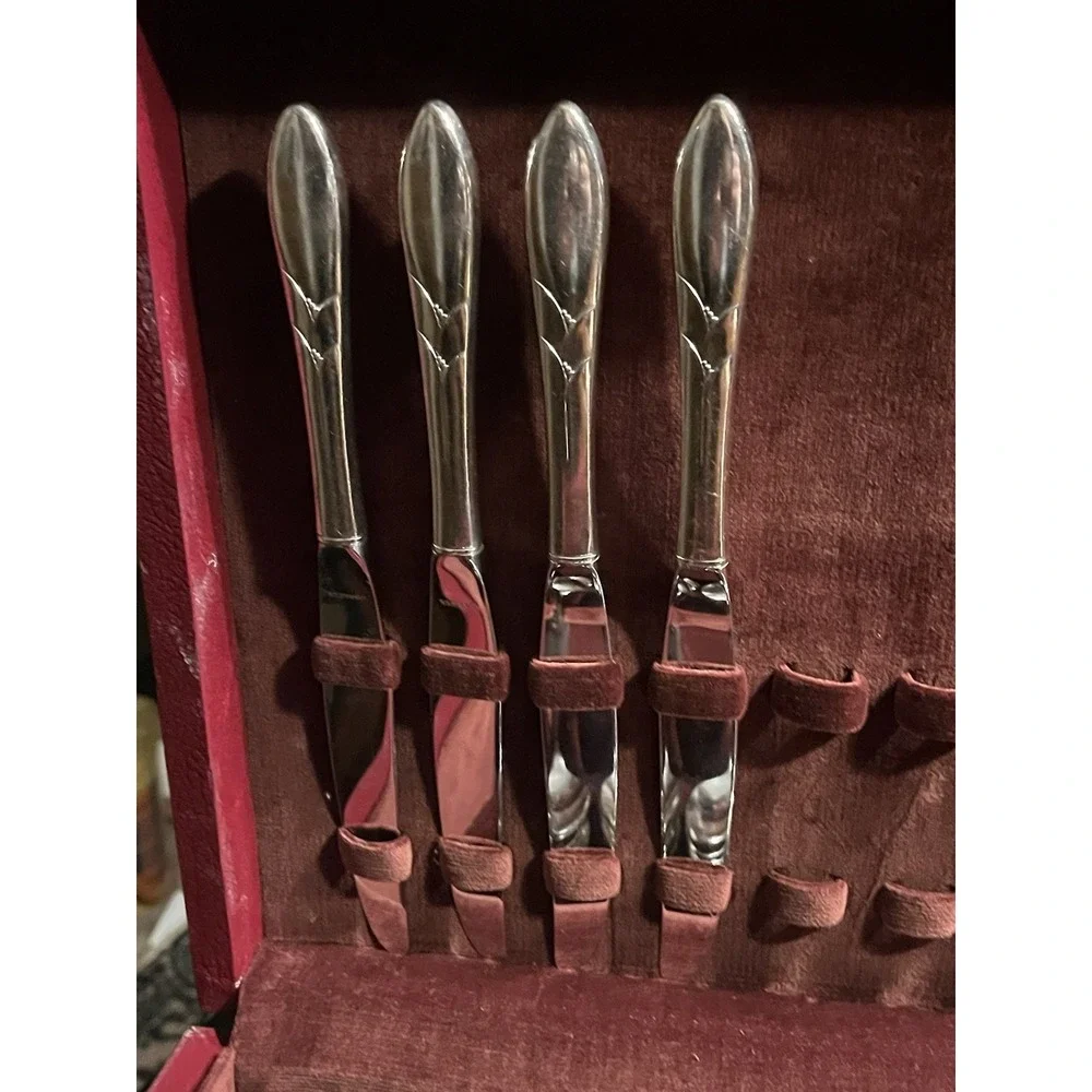 Vintage 50pc Oneida Community Silverplate Flatware Set - Coronation 1936 - Case